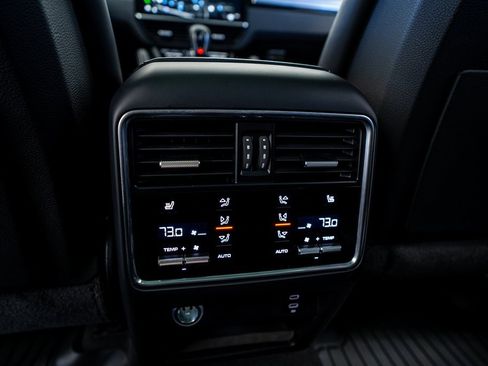 Used 2023 Porsche Cayenne Platinum Edition image 56