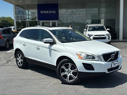 Used 2013 Volvo XC60 T6 AWD/4WD image 2