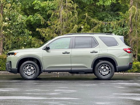 New 2026 Honda Pilot TrailSport image 3