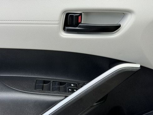 Certified 2026 Toyota Corolla Cross L FWD image 21