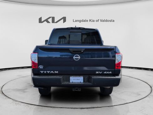 Used 2024 Nissan Titan SV w/ SV Convenience Package AWD/4WD image 8