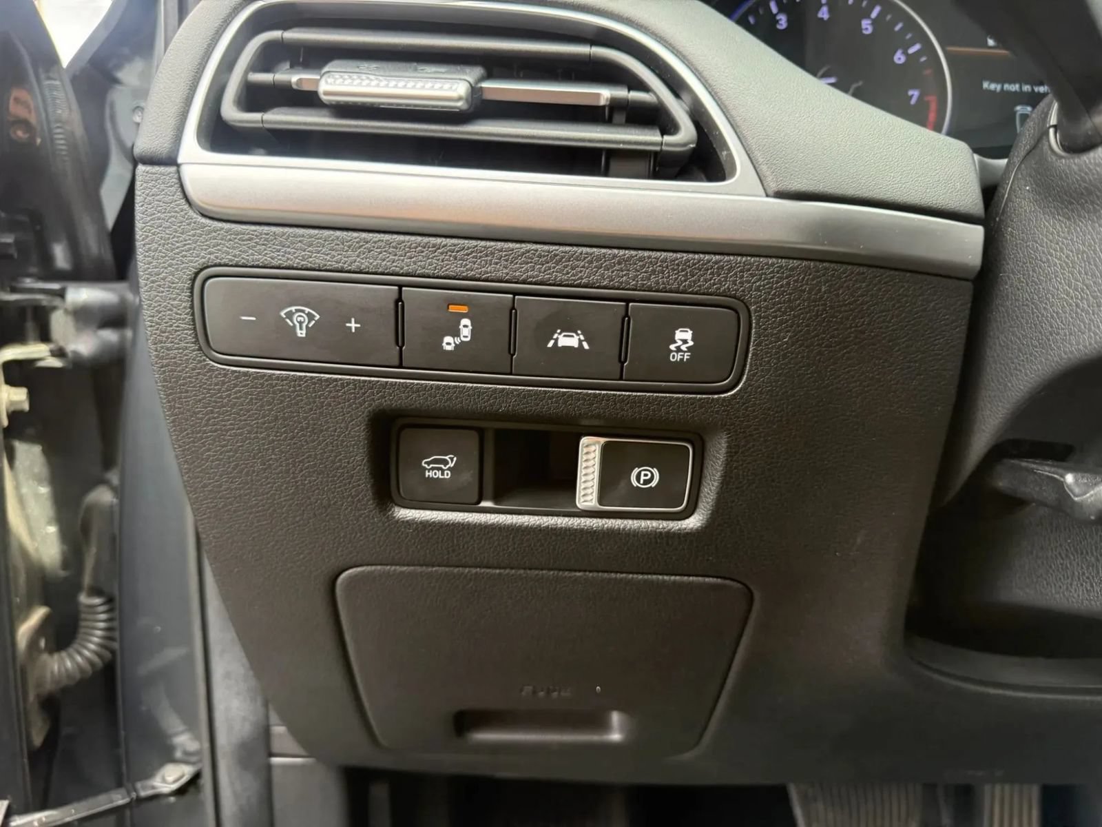Used 2021 Hyundai Palisade SEL w/ Premium Package FWD image 16