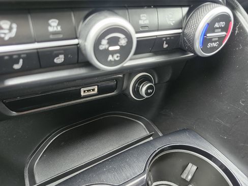 Used 2021 Alfa Romeo Giulia Sprint w/ Nero Edizione image 33