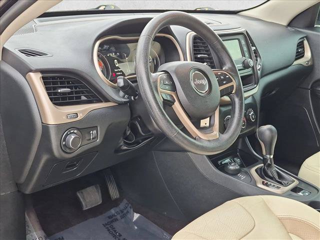 Used 2016 Jeep Cherokee Sport AWD/4WD image 8