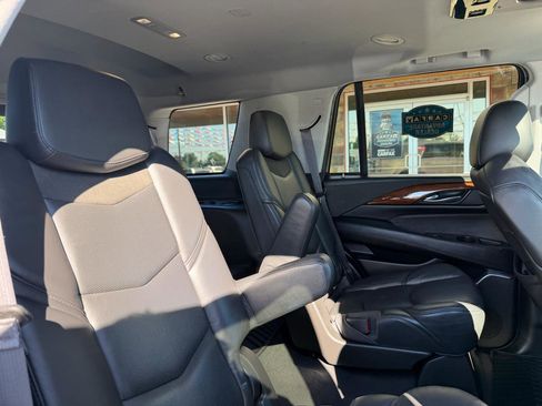 Used 2017 Cadillac Escalade Luxury w/ LPO, Radiant Package AWD/4WD image 24