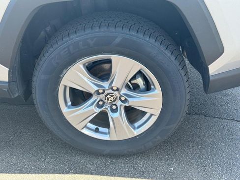 Used 2025 Toyota RAV4 LE AWD/4WD image 8