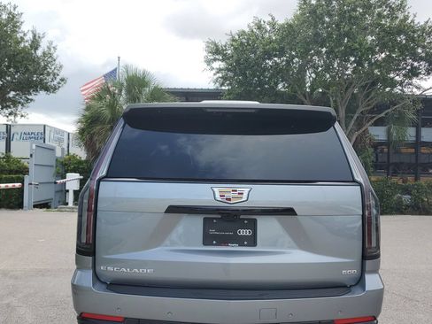Used 2025 Cadillac Escalade ESV Sport w/ Touring Package AWD/4WD image 7