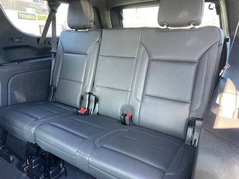 Used 2024 Chevrolet Suburban LT AWD/4WD image 8