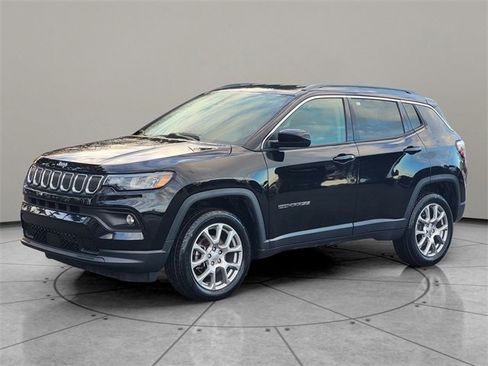 Certified 2022 Jeep Compass Latitude image 3