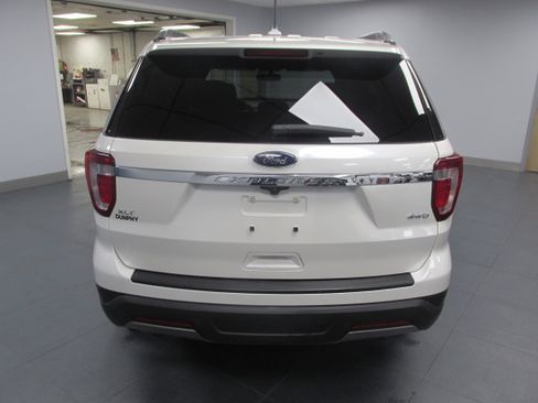 Used 2019 Ford Explorer XLT w/ Equipment Group 201A image 6
