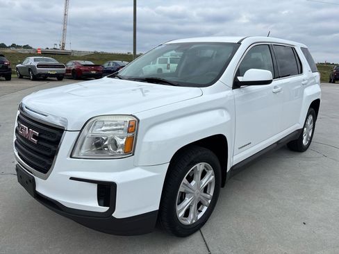 Used 2017 GMC Terrain SLE FWD image 8