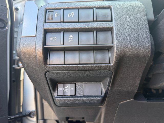 Certified 2025 Toyota Tacoma SR5 AWD/4WD image 25