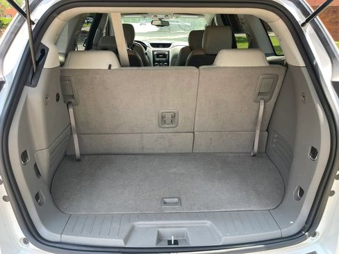 Used 2017 Chevrolet Traverse LT FWD image 15