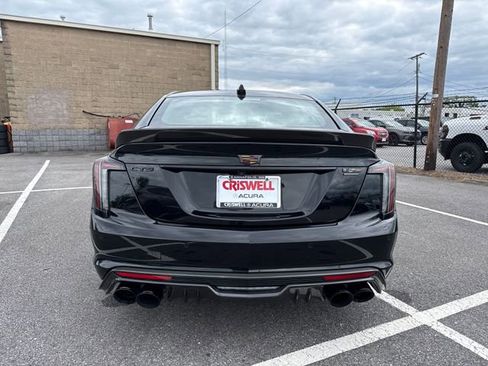 Used 2024 Cadillac CT5 V Blackwing w/ Carbon Fiber Package 2 RWD image 4