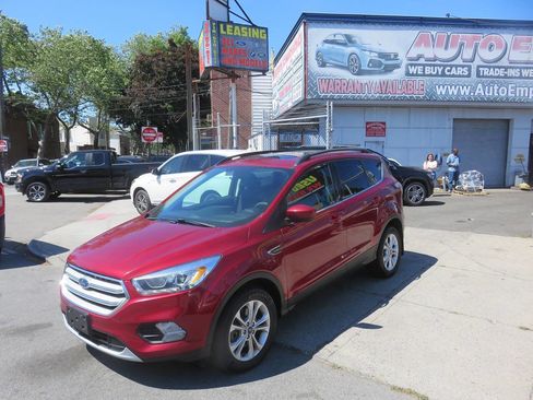 Used 2018 Ford Escape SEL AWD/4WD image 2