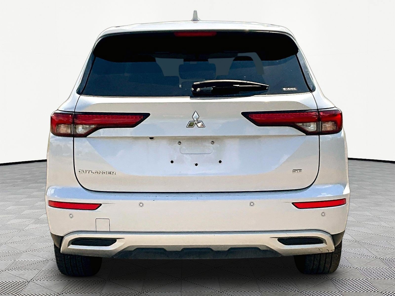 Used 2024 Mitsubishi Outlander SE AWD/4WD image 5
