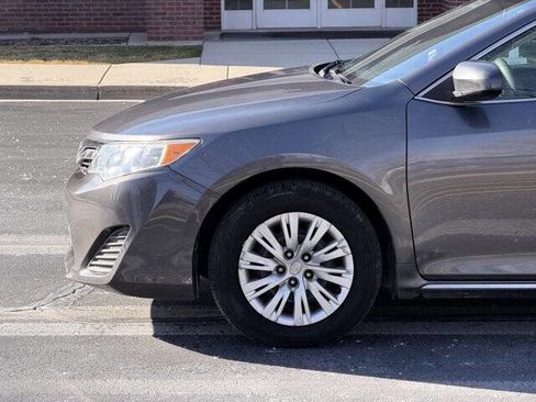 Used 2014 Toyota Camry LE image 10