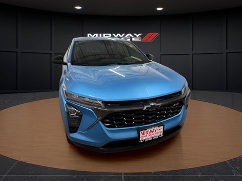 Used 2025 Chevrolet Trax RS w/ Sunroof Package FWD image 5