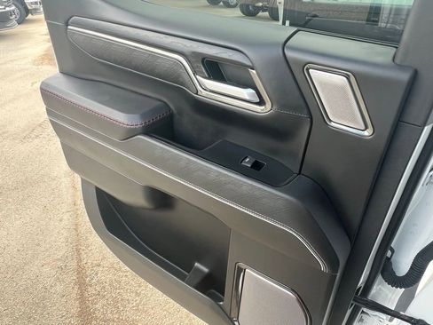 Used 2024 GMC Sierra 1500 AT4X image 17