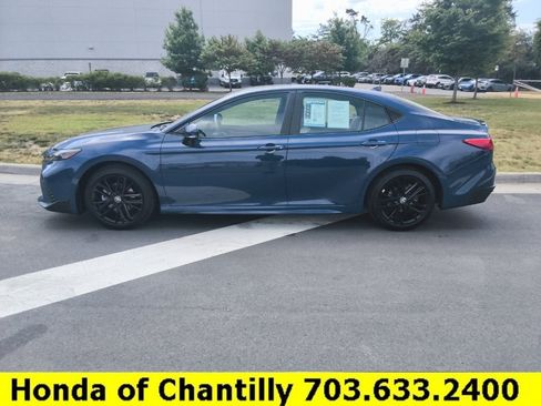 Used 2026 Toyota Camry SE FWD image 4