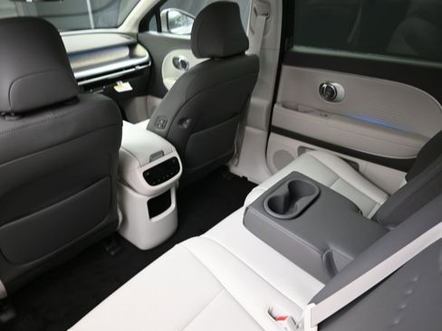 New 2026 Hyundai Ioniq 9 SEL image 18