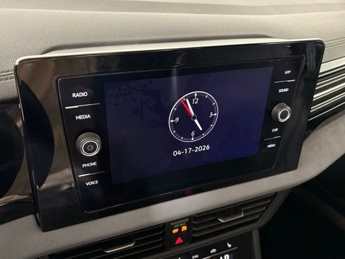 Used 2025 Volkswagen Jetta SE FWD image 26