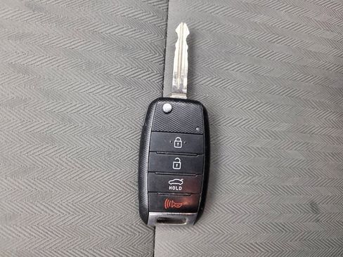 Used 2016 Kia Forte LX FWD image 32