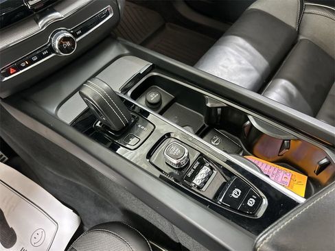 Used 2020 Volvo XC60 T8 R-Design w/ Protection Package Premier image 17