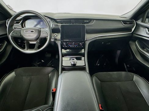 Used 2024 Jeep Grand Cherokee L Laredo image 17