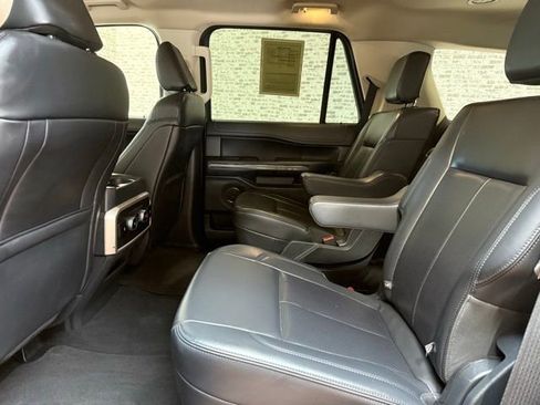 Used 2024 Ford Expedition XLT image 13