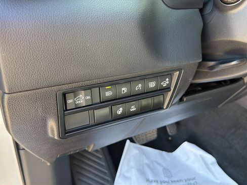 Used 2024 Toyota Tundra Limited AWD/4WD image 21