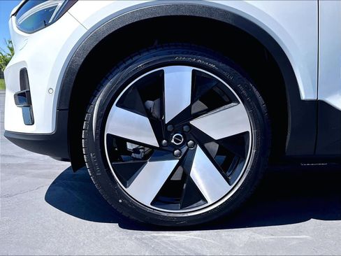 Used 2023 Volvo C40 P8 Recharge Plus w/ Climate Package AWD/4WD image 12