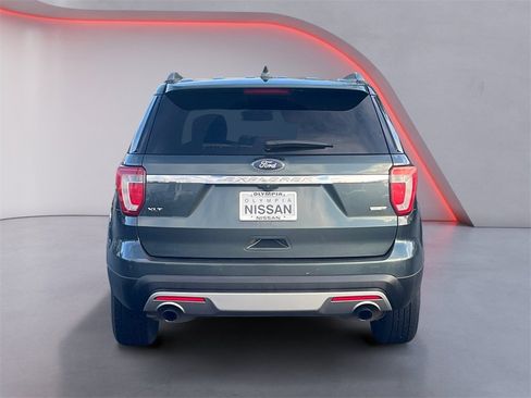 Used 2016 Ford Explorer XLT w/ Equipment Group 202A image 4