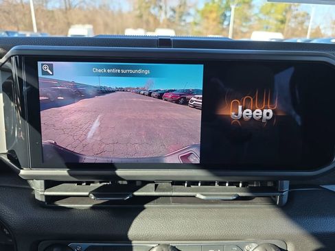 New 2026 Jeep Gladiator Willys AWD/4WD image 18