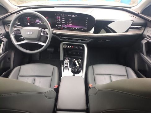 Used 2025 Audi Q5 Premium w/ Convenience Package image 25