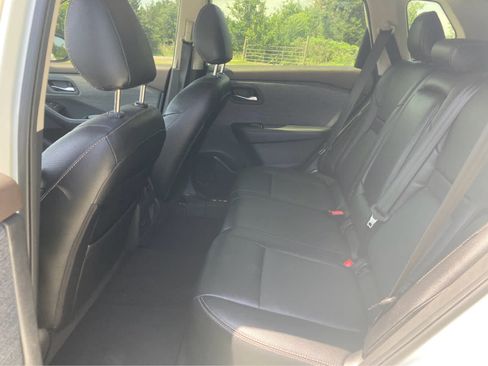 Used 2023 Nissan Rogue SV FWD image 4