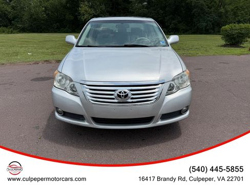 Used 2010 Toyota Avalon XLS FWD image 1