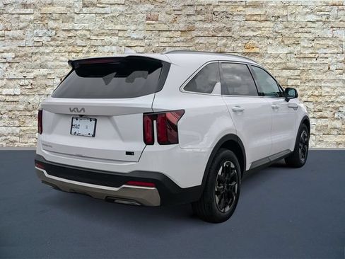 Certified 2025 Kia Sorento S w/ Panoramic Sunroof Package FWD image 7