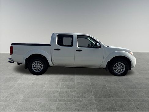 Used 2017 Nissan Frontier SV image 7