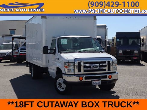 Used 2015 Ford E-450 and Econoline 450 Super Duty RWD image 1