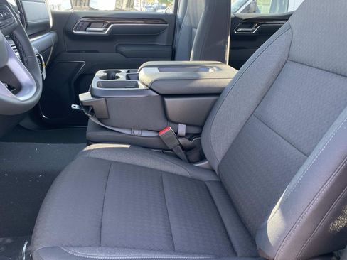 New 2026 GMC Sierra 1500 SLE w/ Preferred Package image 17