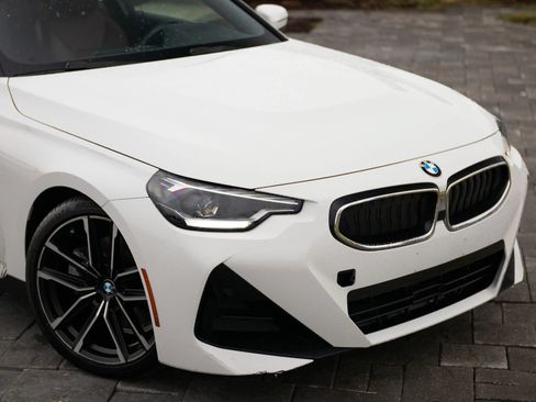 Used 2022 BMW 230i Coupe w/ M Sport Package RWD image 4