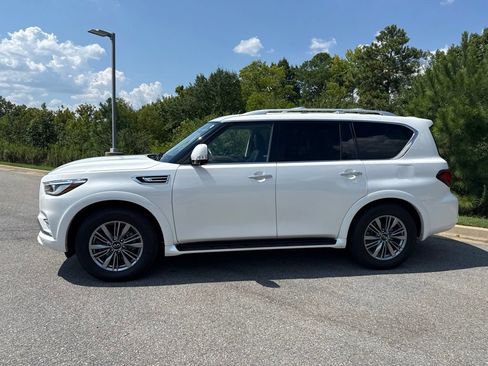 Used 2022 INFINITI QX80 Luxe w/ All-Season Package RWD image 4