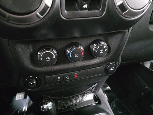 Used 2015 Jeep Wrangler Unlimited Sport w/ Quick Order Package 24S AWD/4WD image 22
