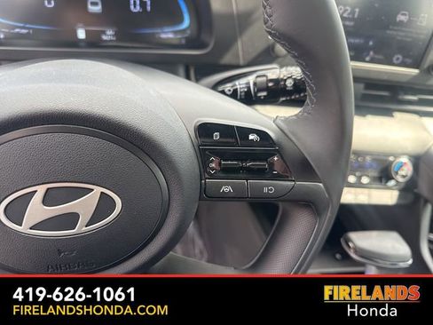 Used 2025 Hyundai Elantra Sport FWD image 17