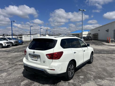 Used 2019 Nissan Pathfinder SL AWD/4WD image 5