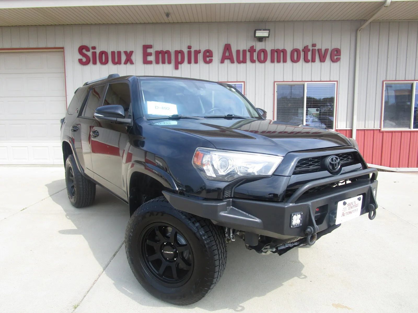 Used 2016 Toyota 4Runner Trail Premium AWD/4WD image 1