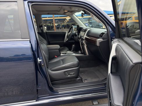 Used 2021 Toyota 4Runner Limited AWD/4WD image 15
