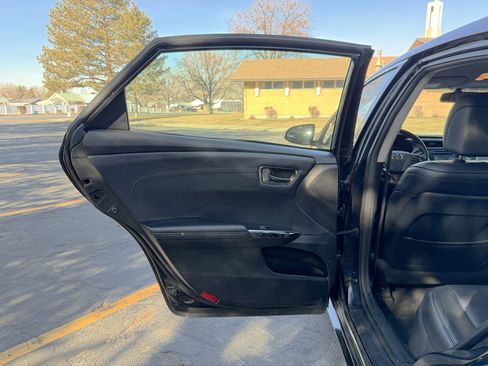 Used 2015 Toyota Avalon XLE image 30