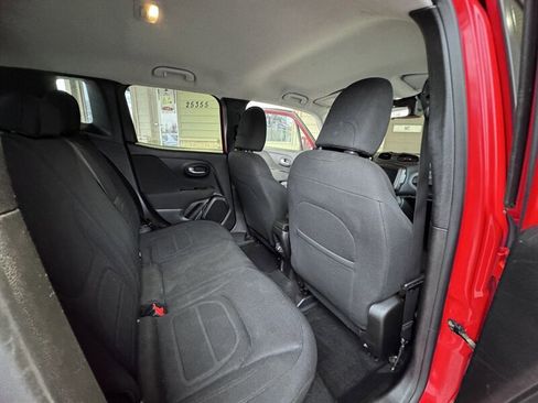 Used 2019 Jeep Renegade Latitude image 14